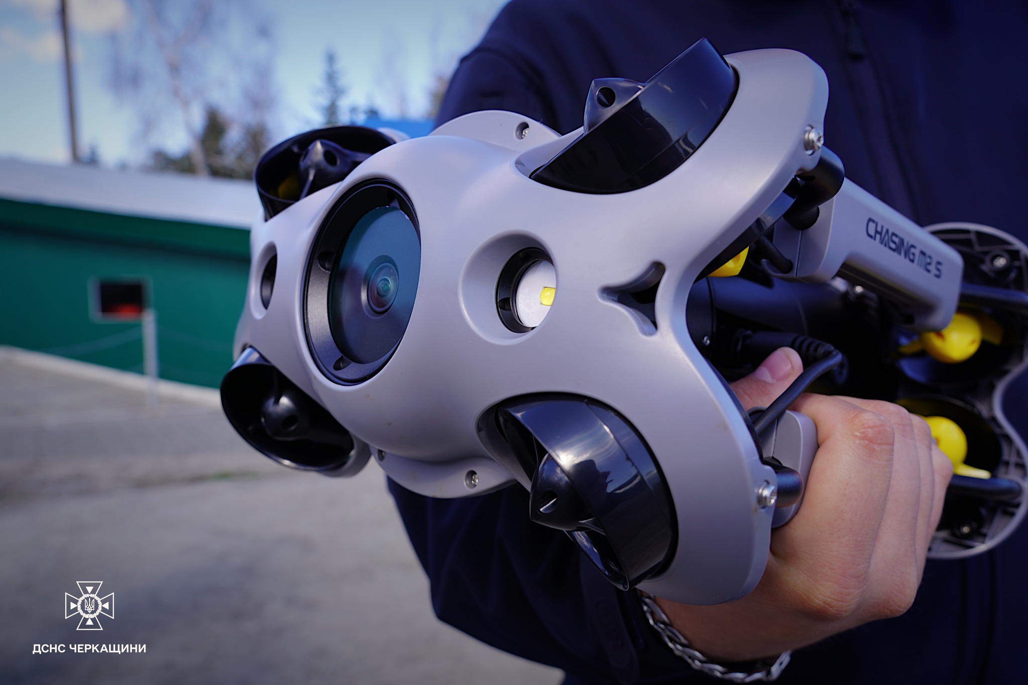 Черкаські рятувальники отримали новий дрон для підводного розмінування - фото 3