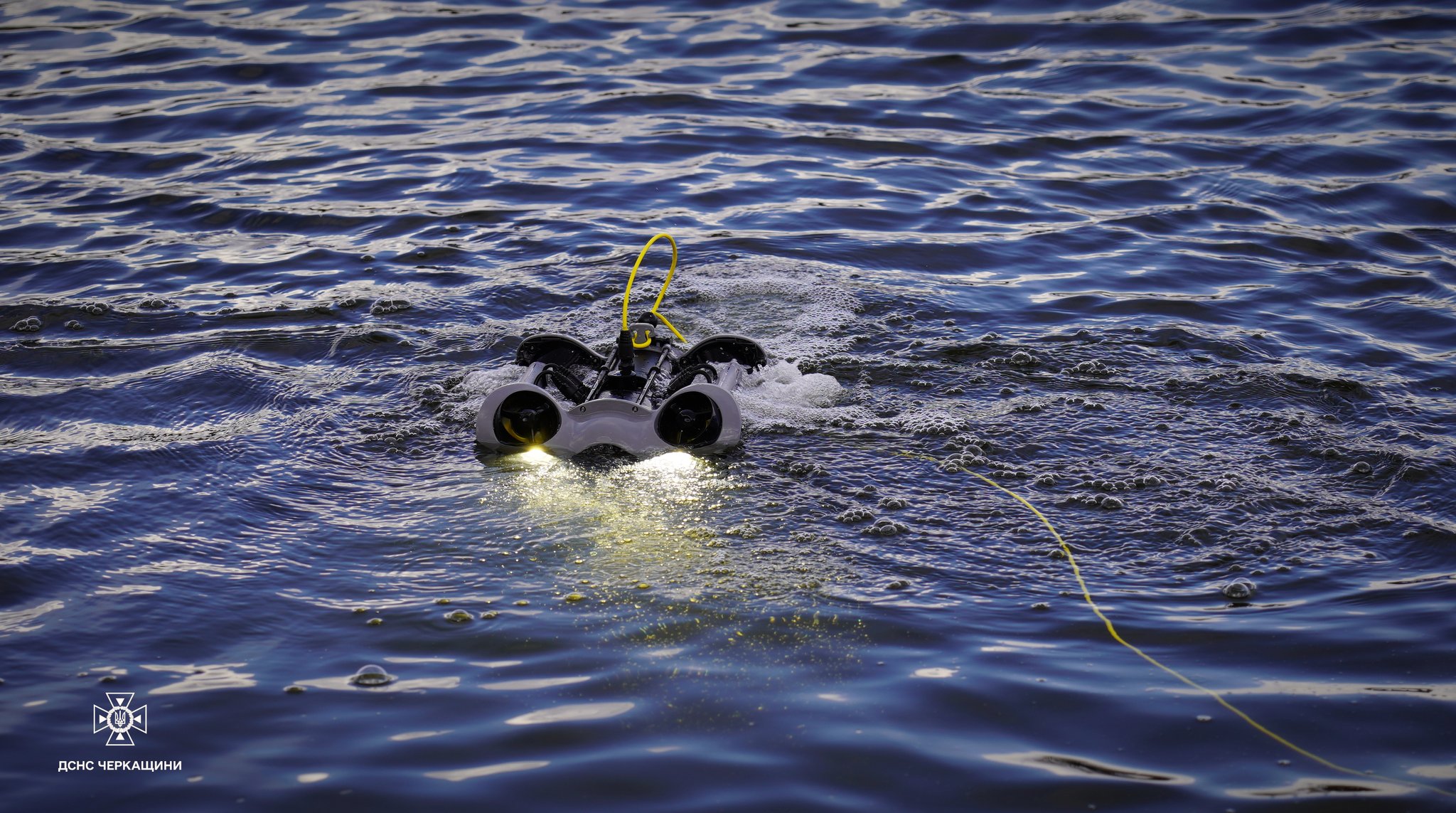 Черкаські рятувальники отримали новий дрон для підводного розмінування - фото 4