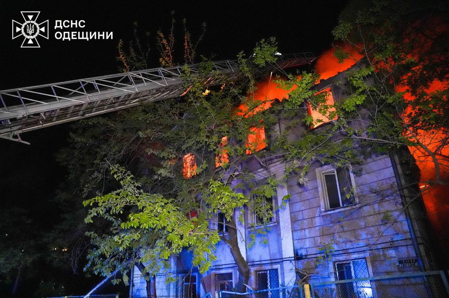 Росіяни атакували Україну дронами й балістикою: в Одесі загинули люди