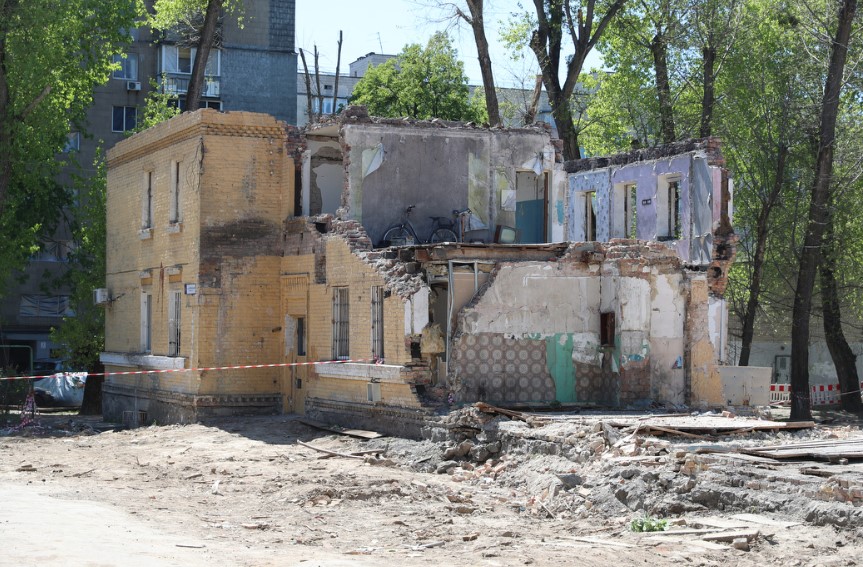 Київ оговтується після російських обстрілів: як тривають роботи з відновлення