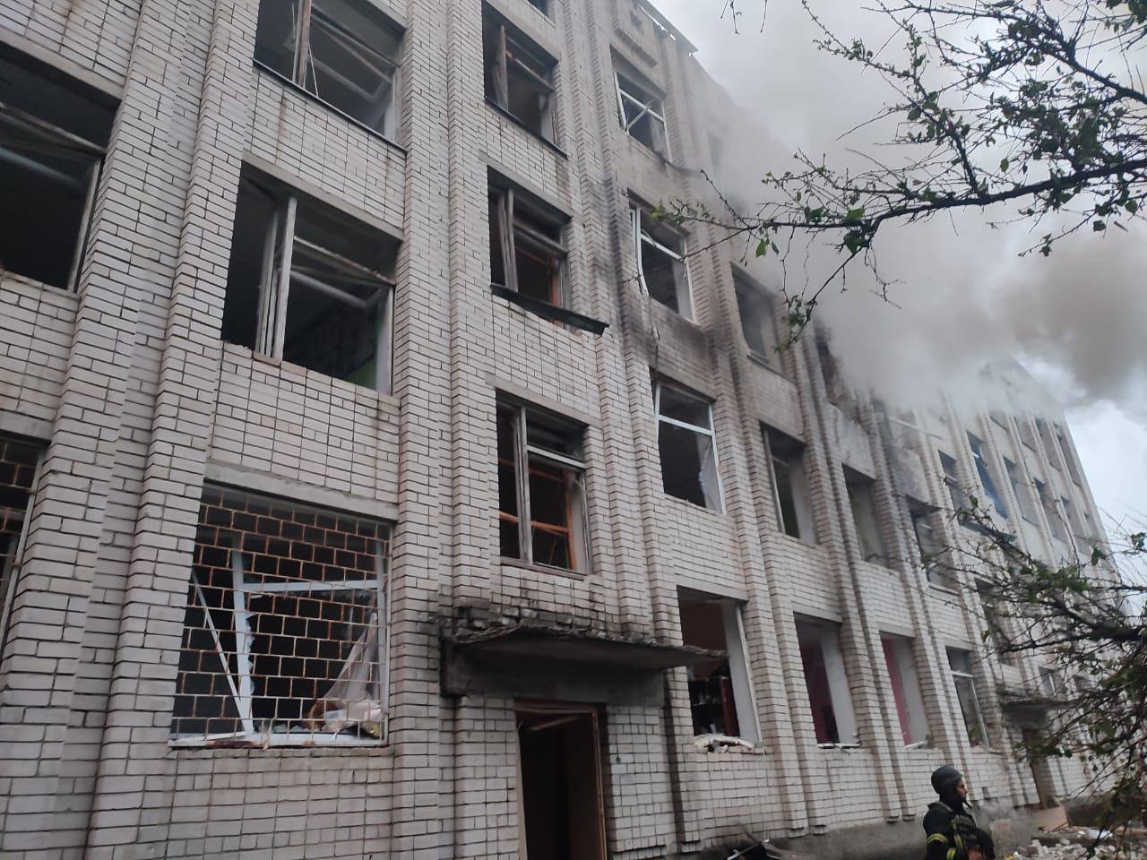 Наслідки вечірньої атаки на Черкащину: постраждала людина, пошкоджено інфраструктуру