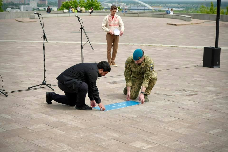 У Києві на Алеї захисників України відкрили пам’ятний знак «Морська піхота» - фото 4