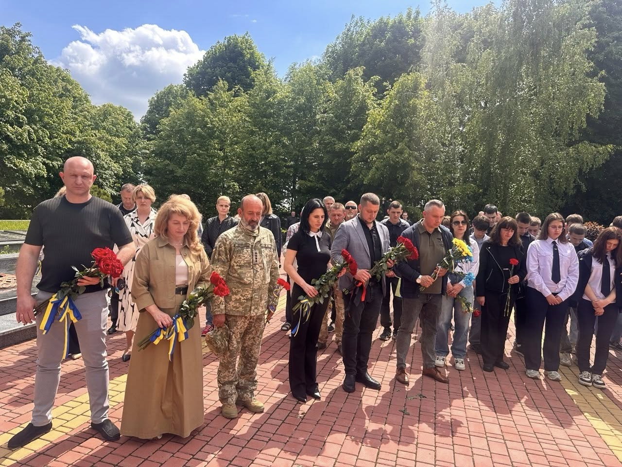 Полеглому морському піхотинцю з Вінниччини відкрили пам’ятник у рідному місті - фото 2