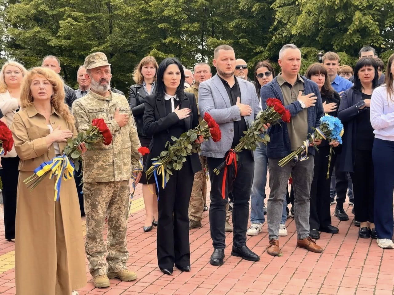 Полеглому морському піхотинцю з Вінниччини відкрили пам’ятник у рідному місті - фото 5