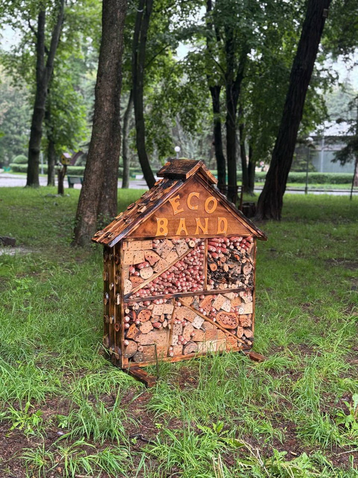 У Центральному парку Вінниці з’явилися будиночки для комах