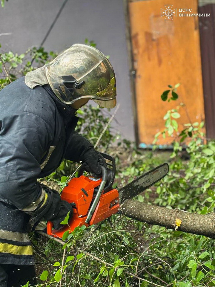 Через дощі на Вінниччині затопило підвали закладів освіти, укриття та будинки - фото 3