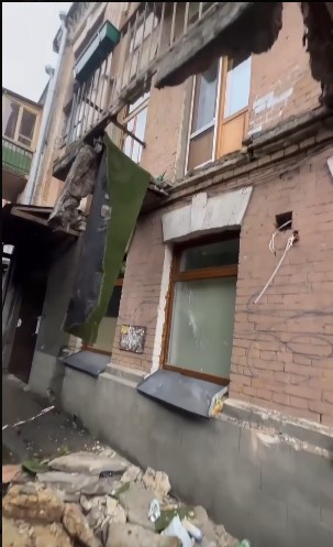 У Києві на громадянина США впав балкон - фото 2