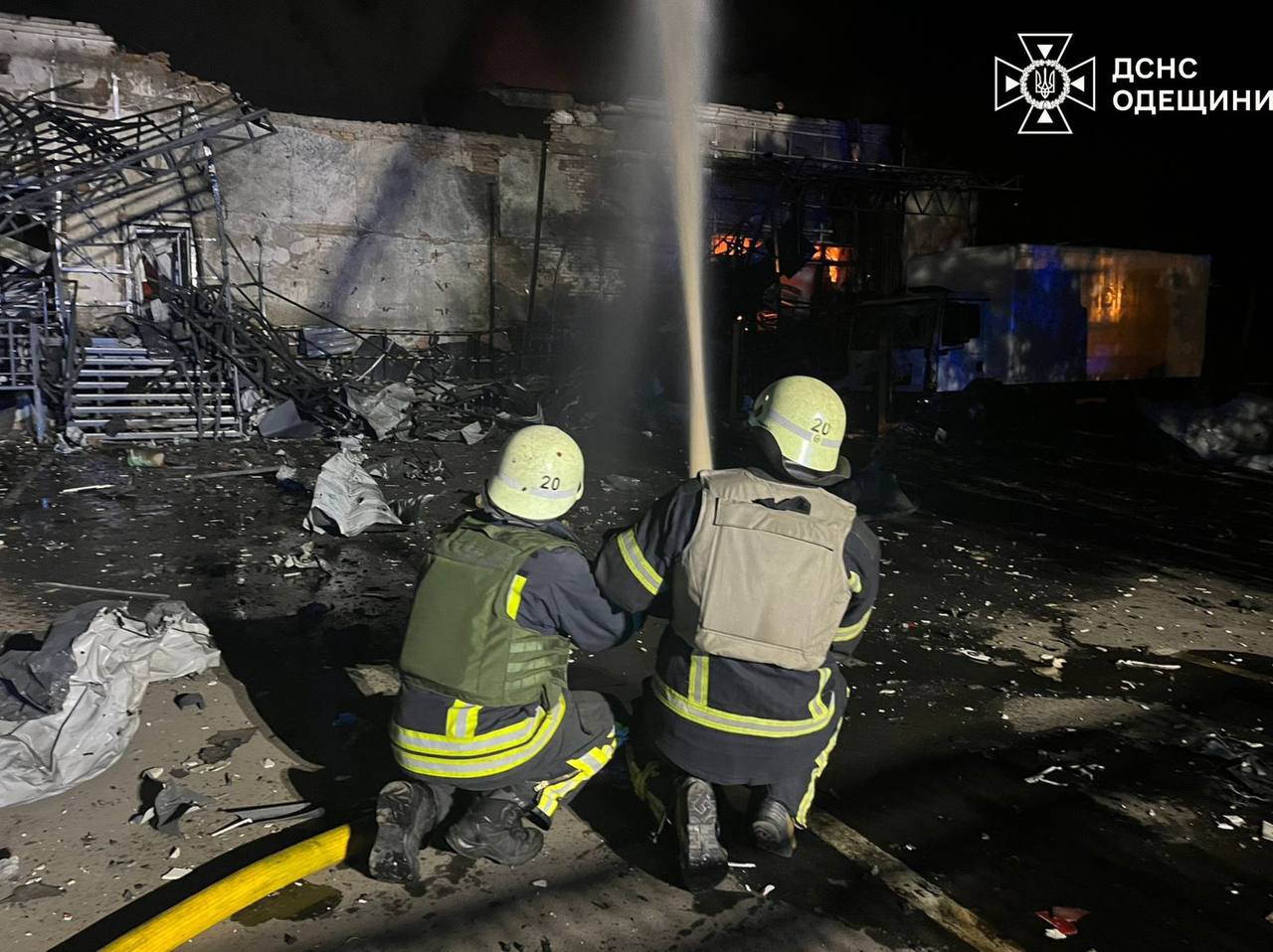 Безпілотники зруйнували відділення «Нової пошти» в Ізмаїлі. Фото - фото 7