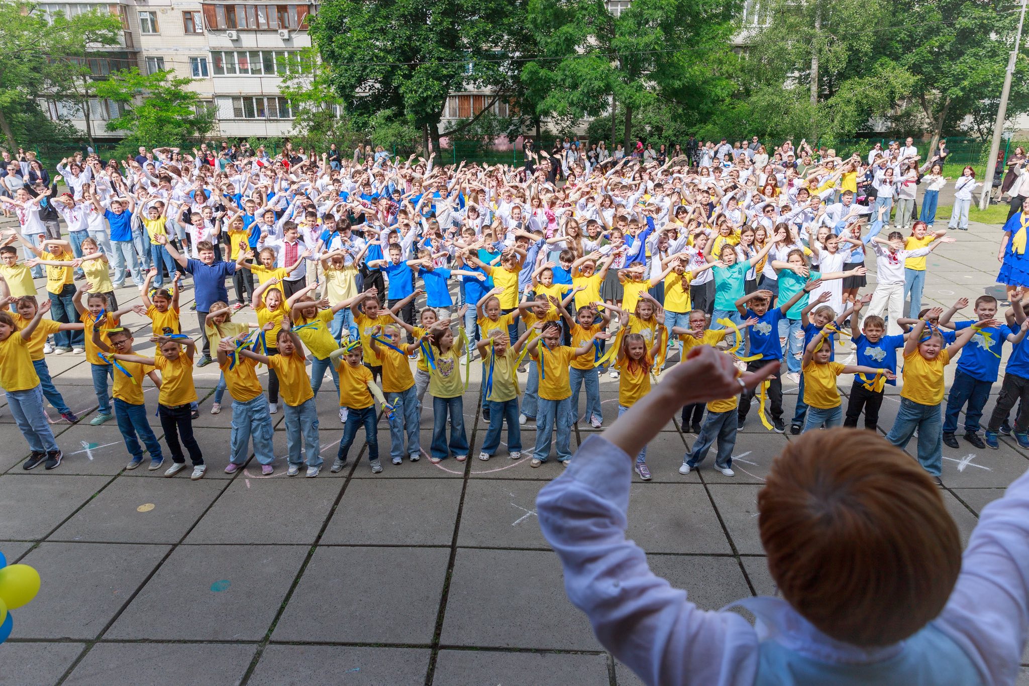 У столичних школах пролунав Останній дзвоник - фото 3
