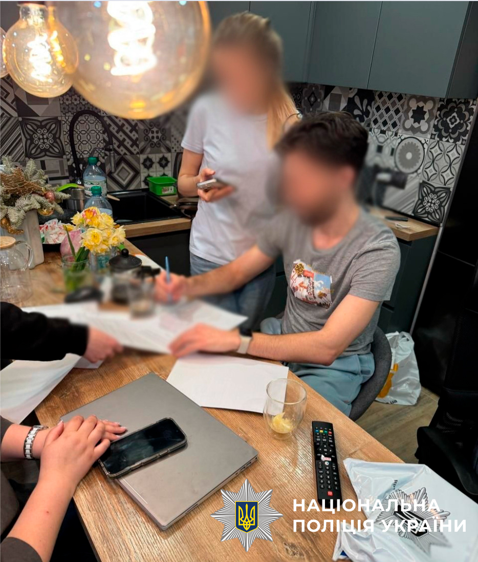 Посадовець Голосіївської РДА за 12 000 доларів «допоміг» призовнику отримати відстрочку - фото 2