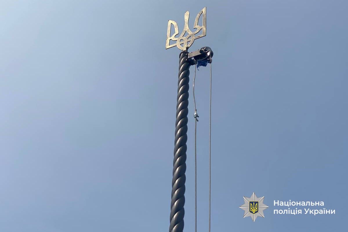 У Черкасах поліція затримала чоловіка за наругу над могилами загиблих спецпризначенців