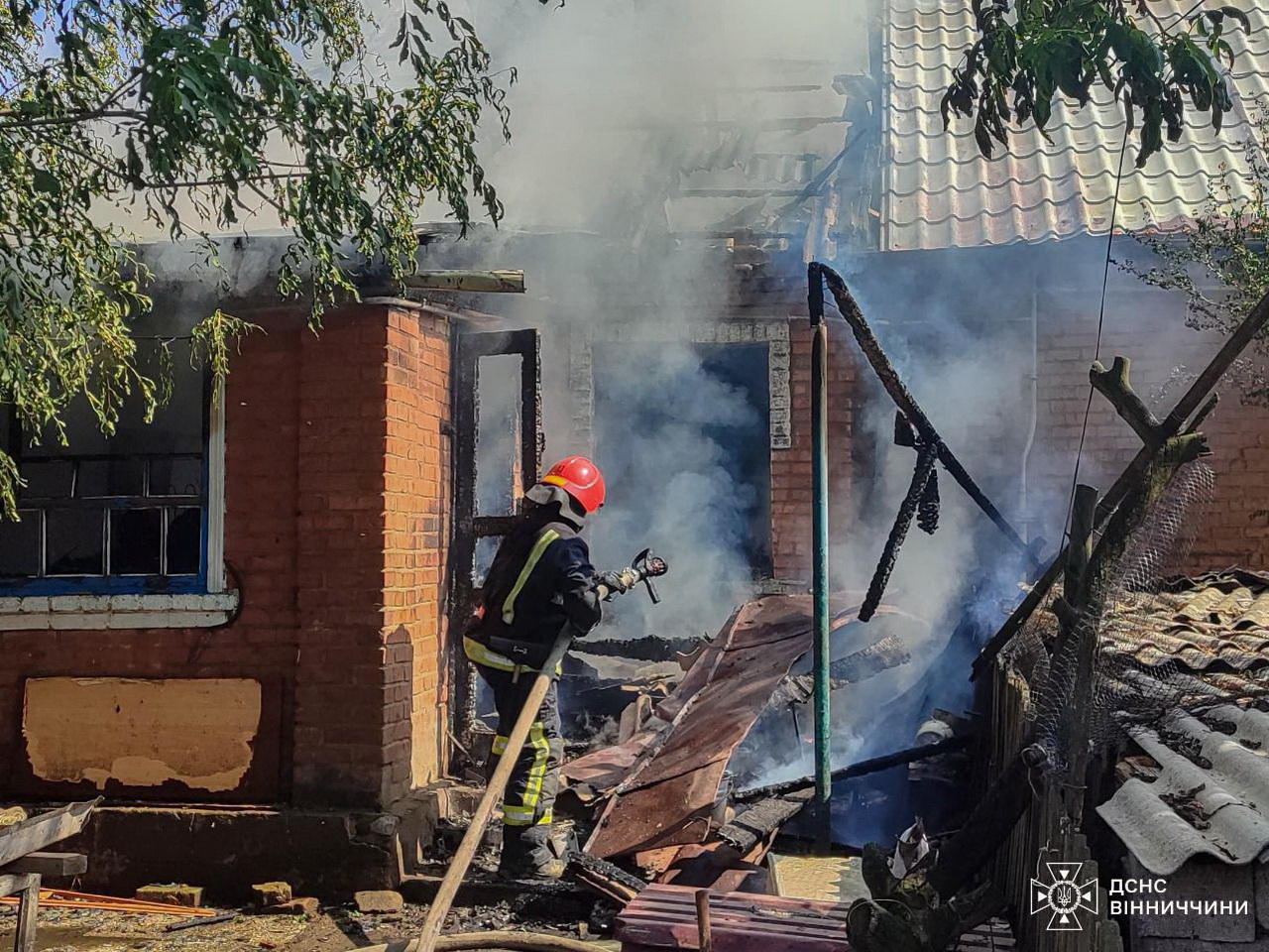 У пожежі в Немирові ледь не загинула 82-річна жінка
