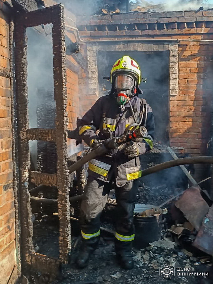 У пожежі в Немирові ледь не загинула 82-річна жінка - фото 2