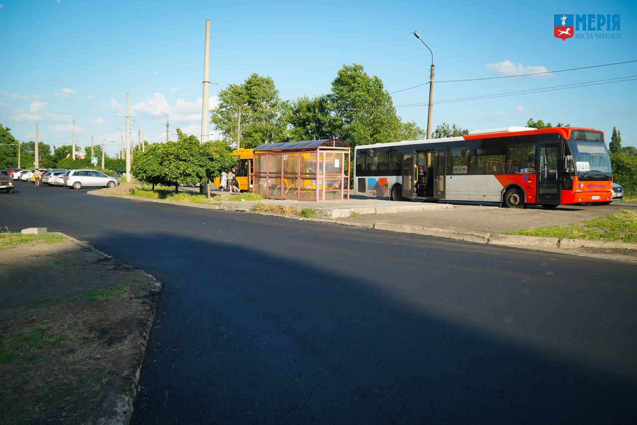 У Черкасах виконали поточний ремонт парковки на вул. Онопрієнка
