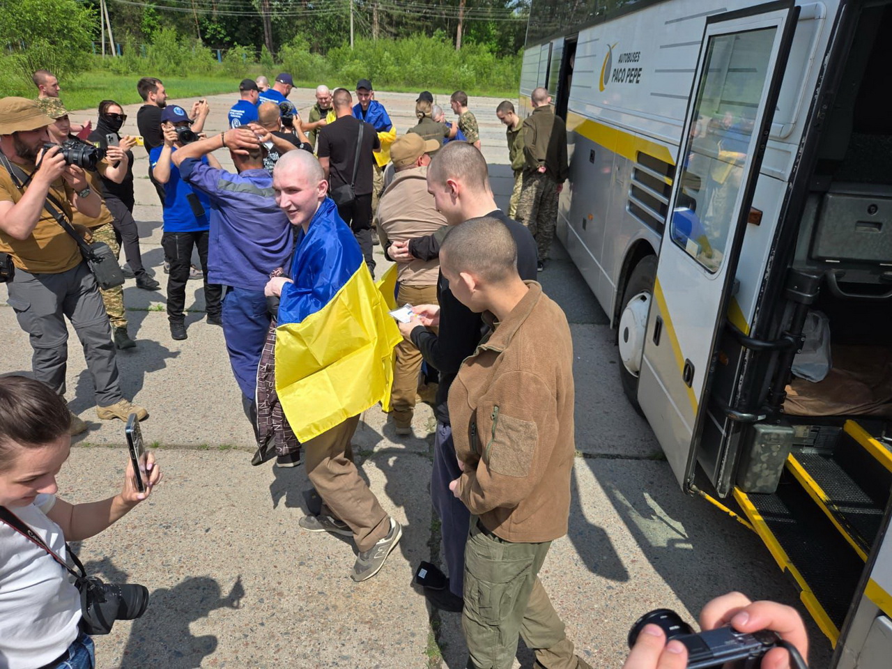 «Україна розпочала багатоступеневий обмін полоненими», – Зеленський