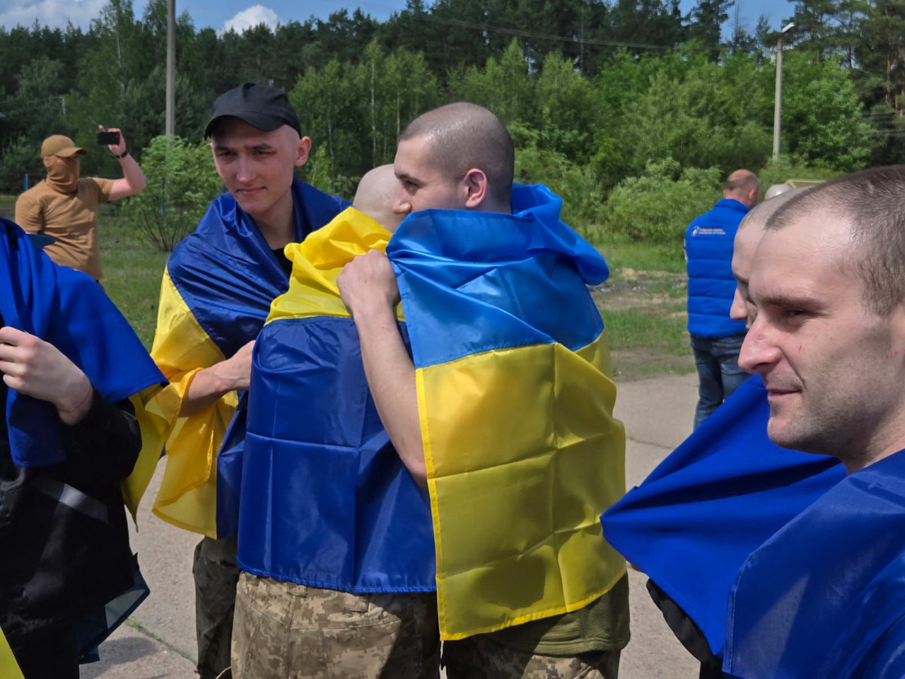 «Україна розпочала багатоступеневий обмін полоненими», – Зеленський - фото 6