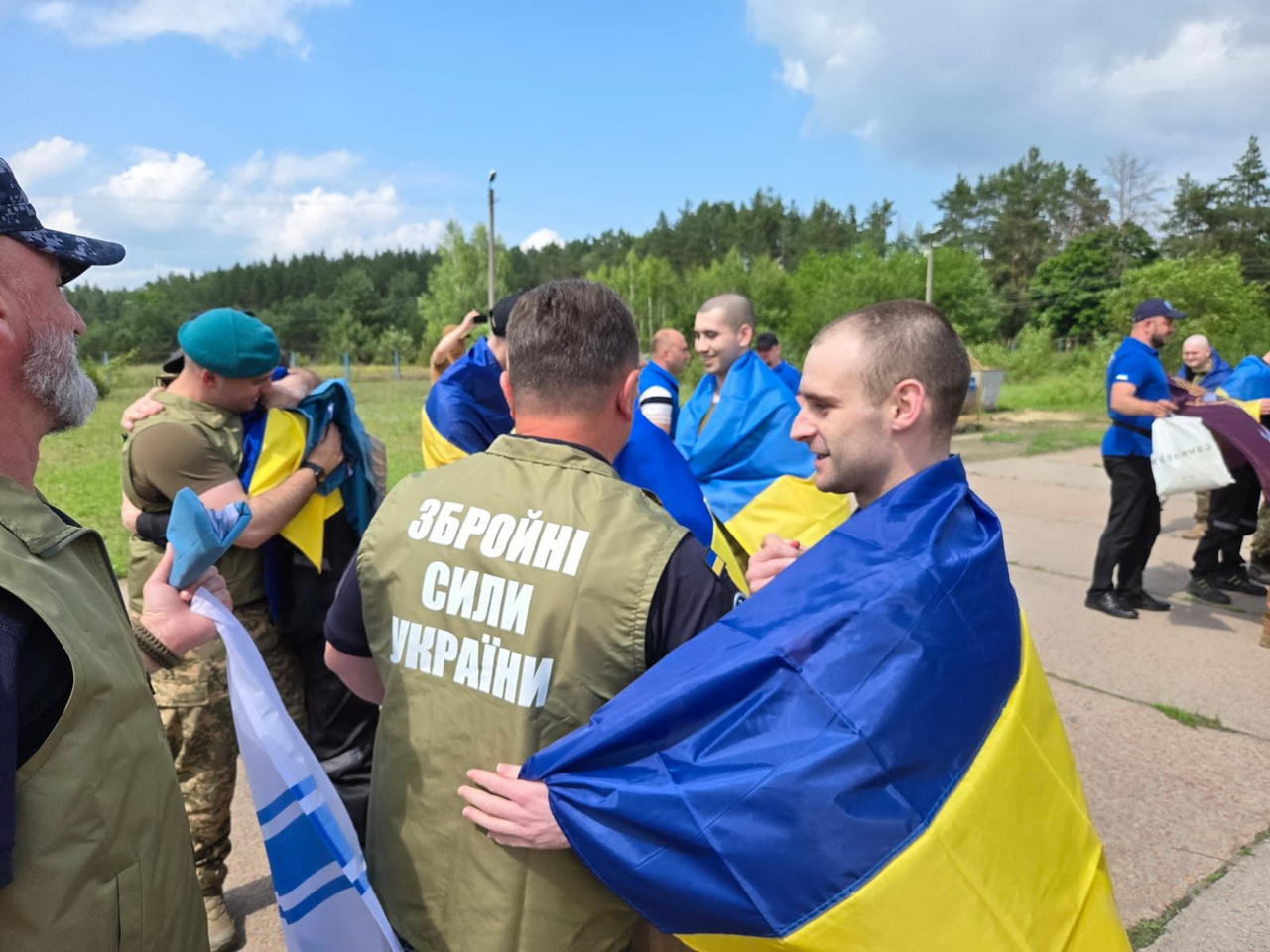 «Україна розпочала багатоступеневий обмін полоненими», – Зеленський - фото 7