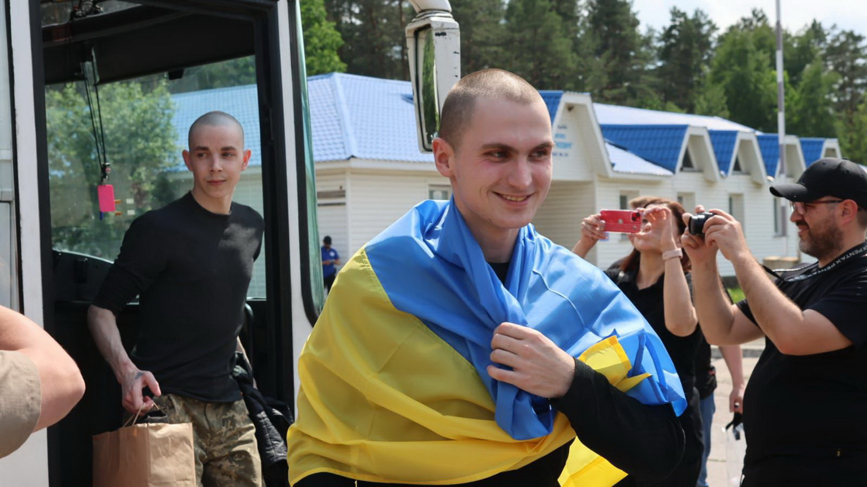 «Україна розпочала багатоступеневий обмін полоненими», – Зеленський - фото 9