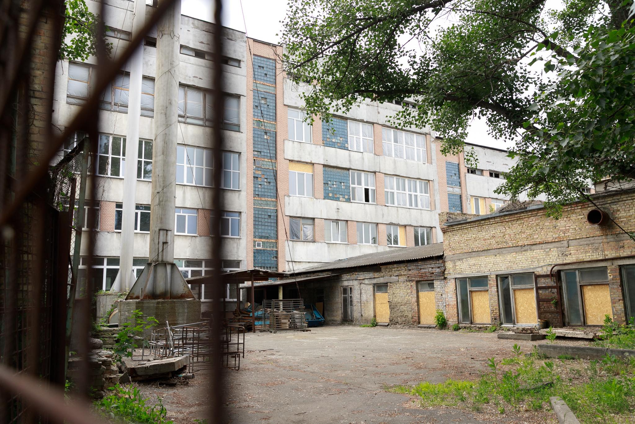 Столиця відновить Київський професійний технологічний коледж, що був пошкоджений обстрілом - фото 2