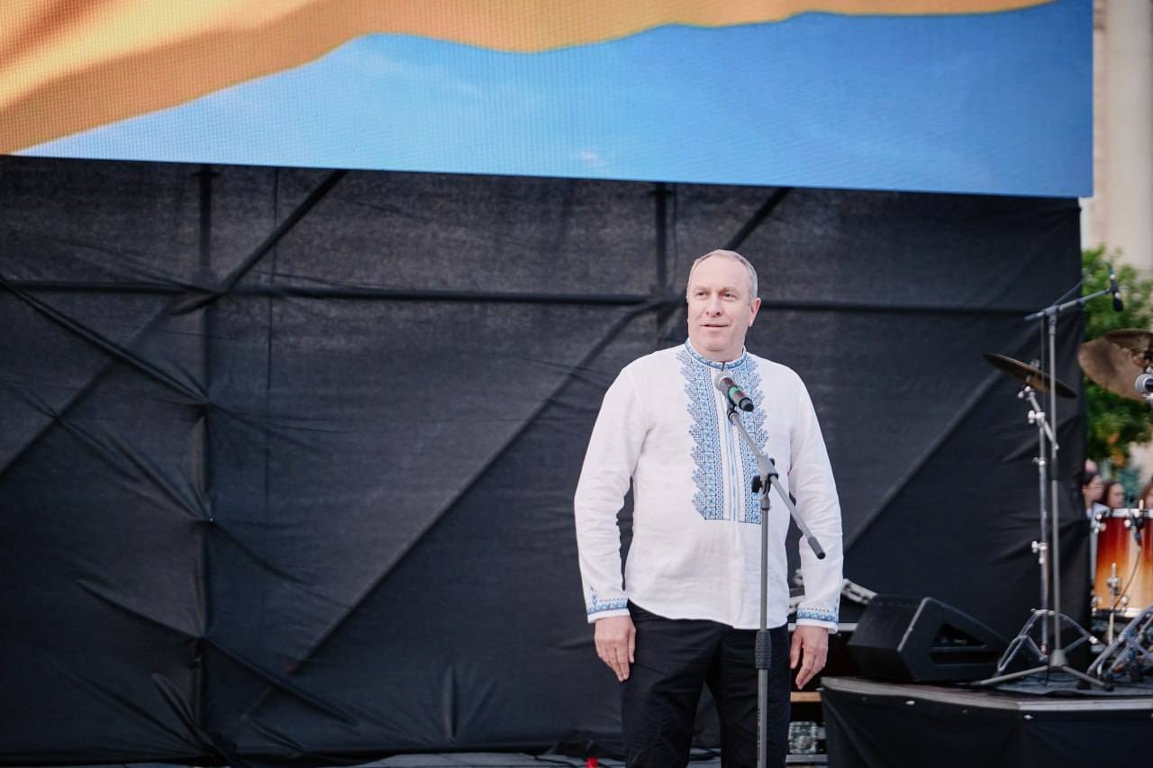 Марш випускників у Черкасах: фото - фото 5