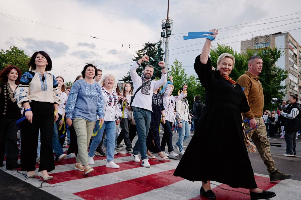 Марш випускників у Черкасах: фото - фото 2