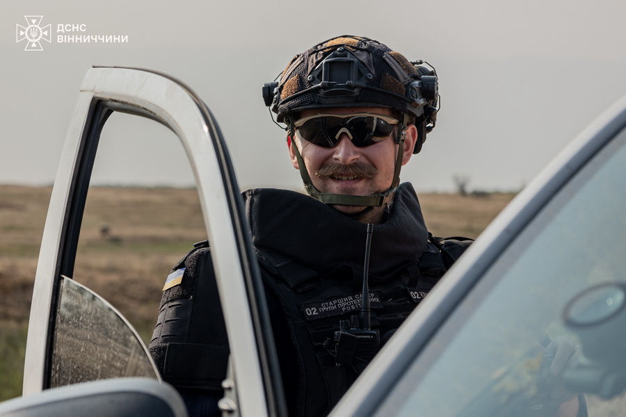 Вінницькі піротехніки розчищають Херсонщину від російської вибухівки - фото 5