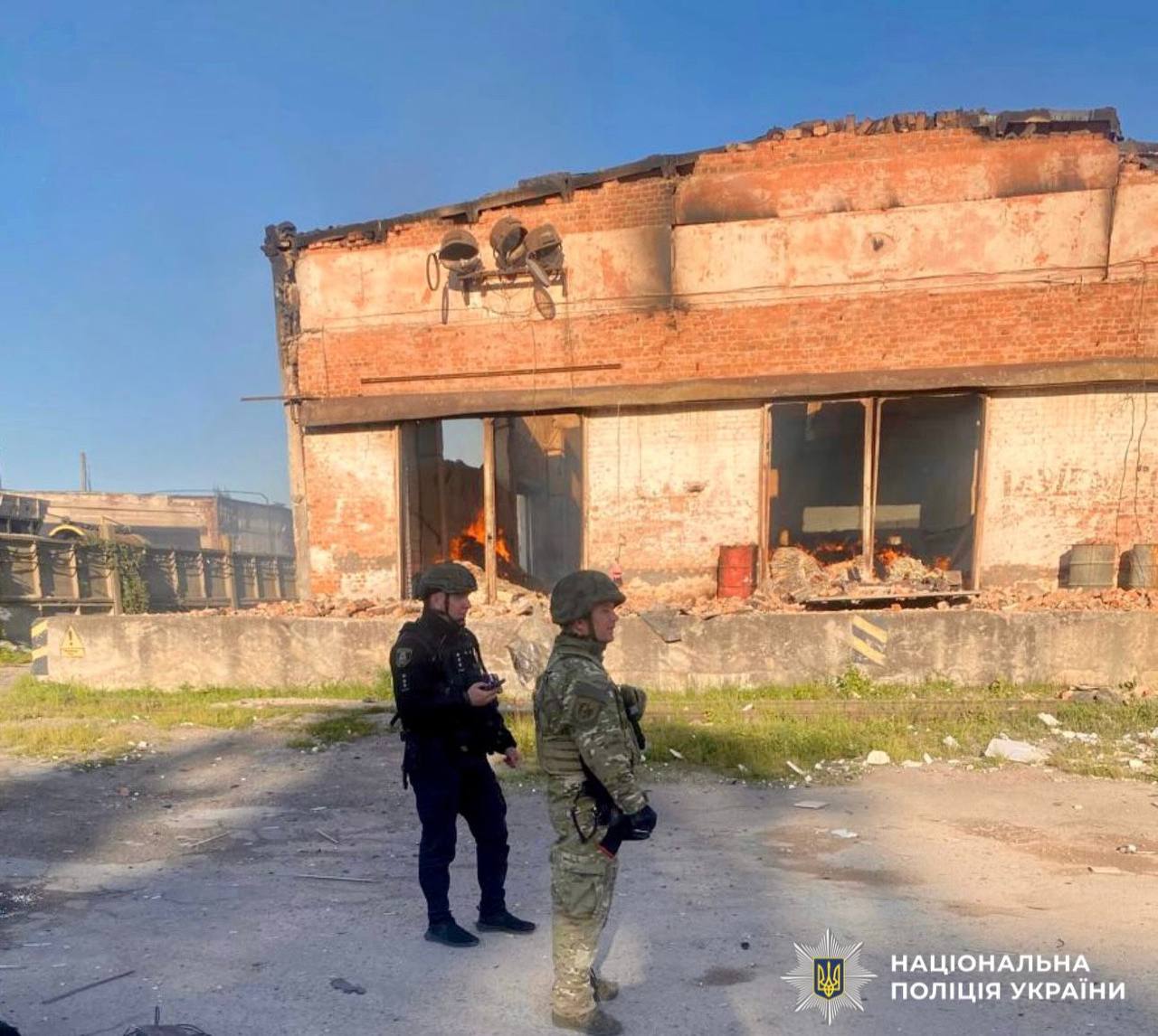 Одна людина загинула, 7 постраждалих: поліція документує наслідки атаки на Київщину - фото 5
