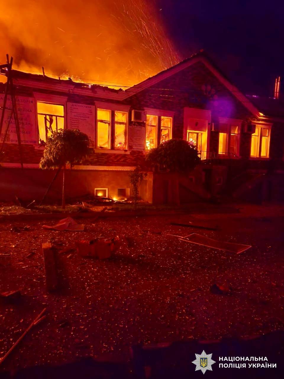 Одна людина загинула, 7 постраждалих: поліція документує наслідки атаки на Київщину - фото 4