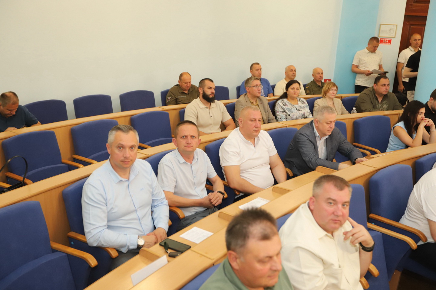 На сесії обласної ради підтримали військових - фото 4