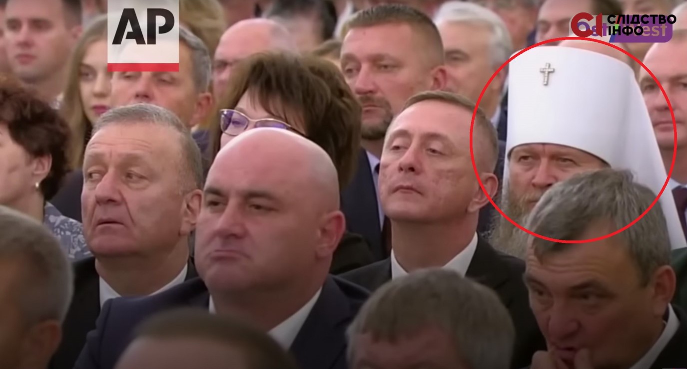 У батюшки, який їздив до кремля, суд конфіскував хату на Вінниччині