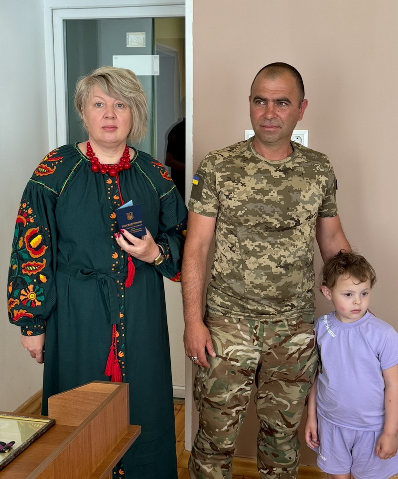 «За взірець у військовій службі»: воїну з Вінниччини вручили нагороду від ЗСУ - фото 2