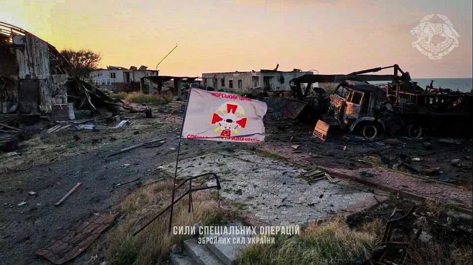 Три роки тому на Зміїному підняли український прапор, повернувши контроль над островом - фото 3