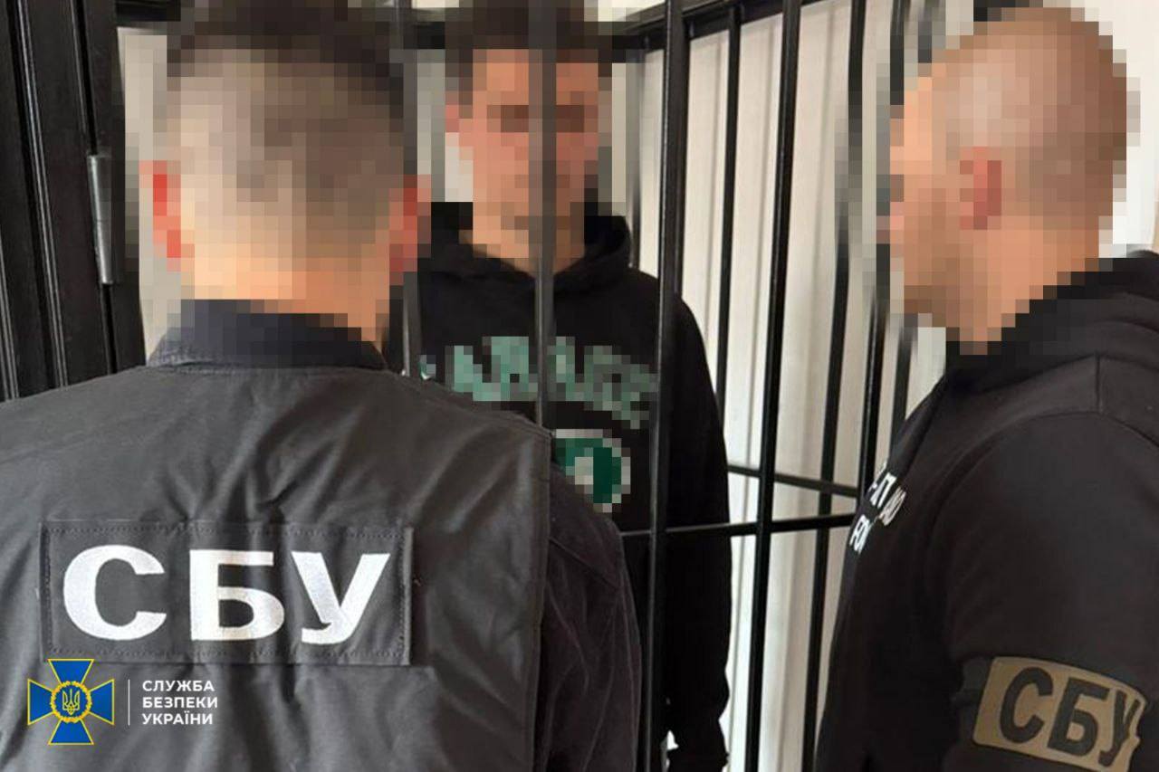 Затримали хлопця, який заклав вибухівку у дворі вінницької багатоповерхівки