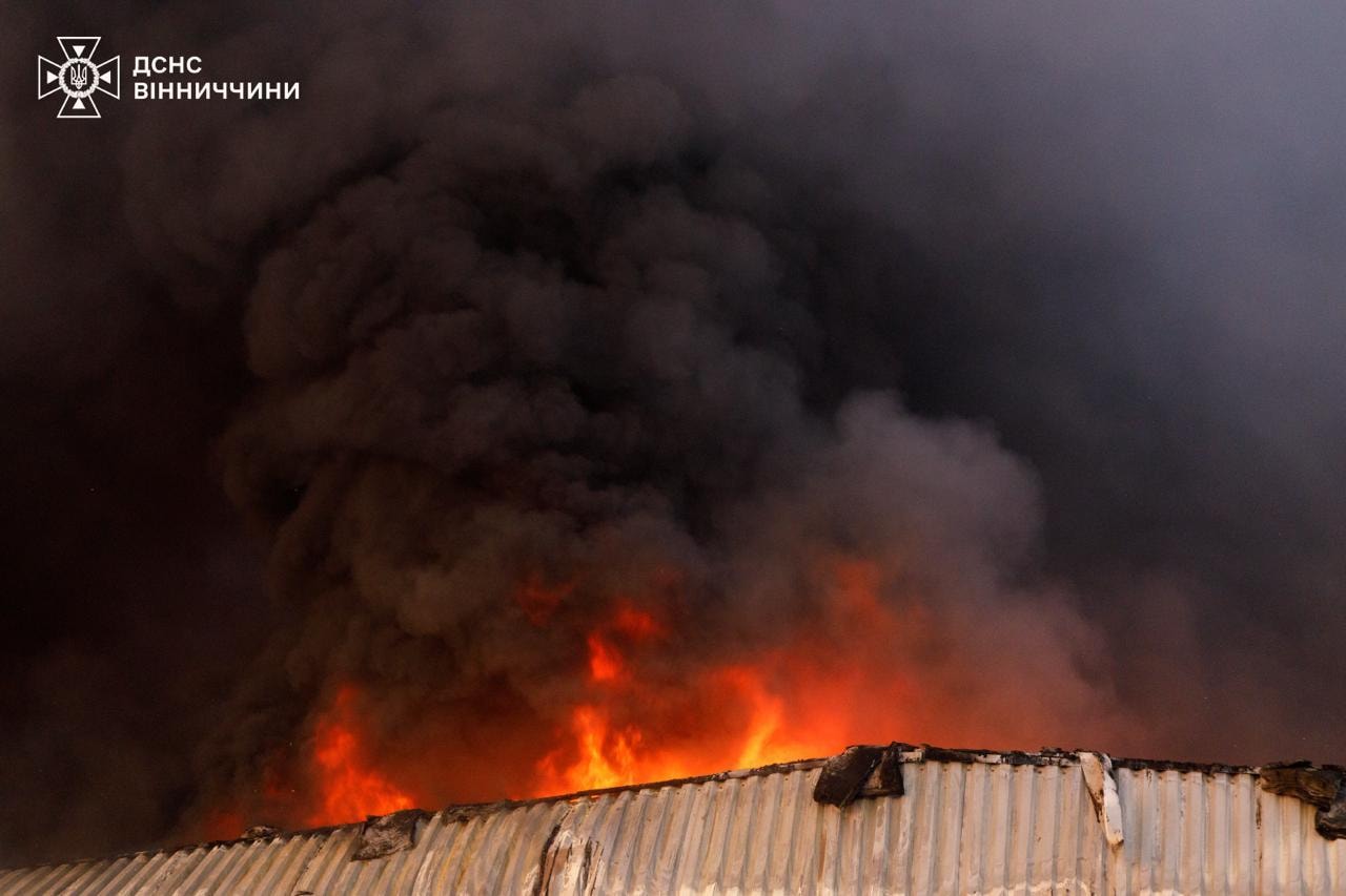 Російські дрони атакували польське підприємство Barlinek у Вінниці: двоє людей у тяжкому стані