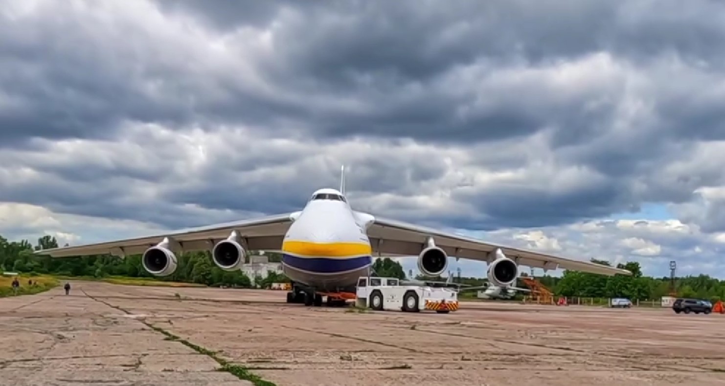 Україна модернізувала і підняла в небо літак Ан-124, його кияни знімали на відео - фото 3