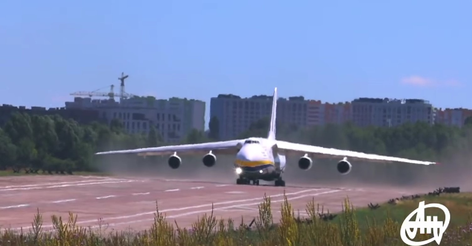 Україна модернізувала і підняла в небо літак Ан-124, його кияни знімали на відео - фото 6