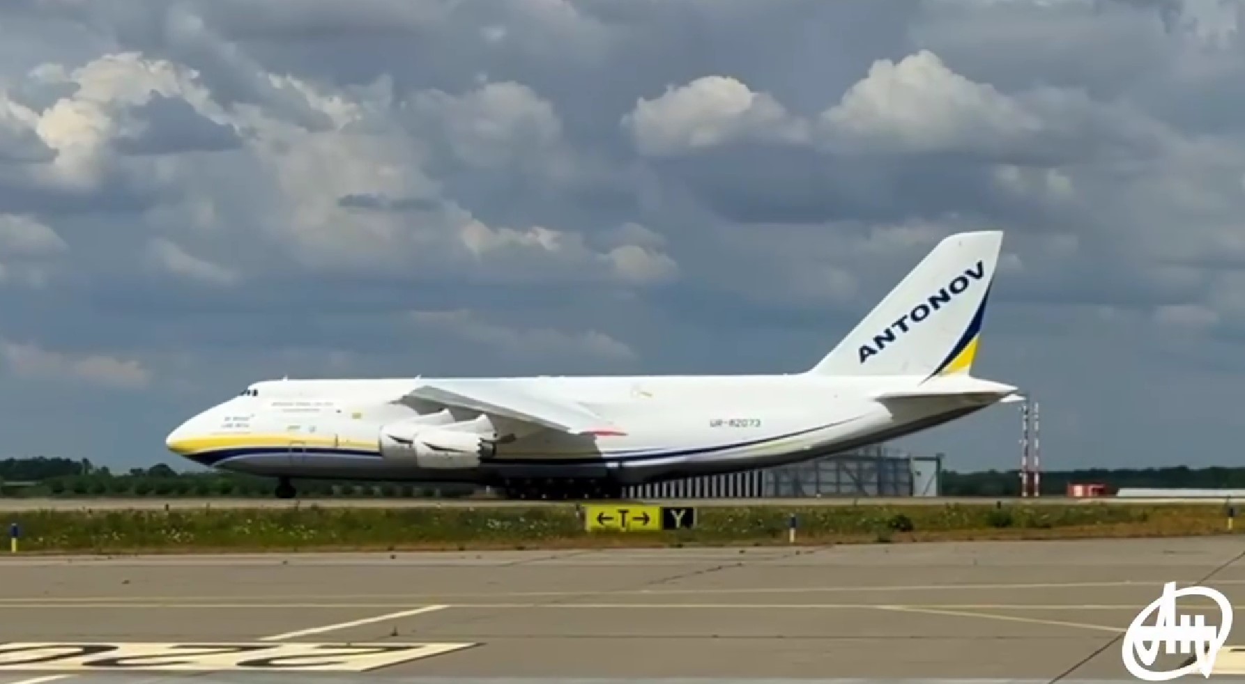 Україна модернізувала і підняла в небо літак Ан-124, його кияни знімали на відео - фото 9