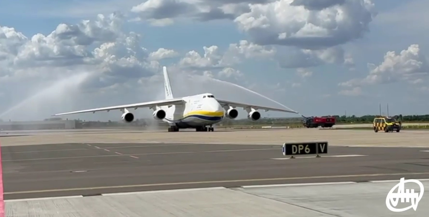 Україна модернізувала і підняла в небо літак Ан-124, його кияни знімали на відео - фото 11