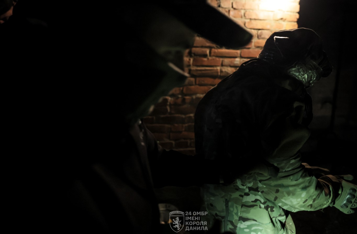 У полон взяли російських десантників, які колись вважалися елітою. Фото - фото 6