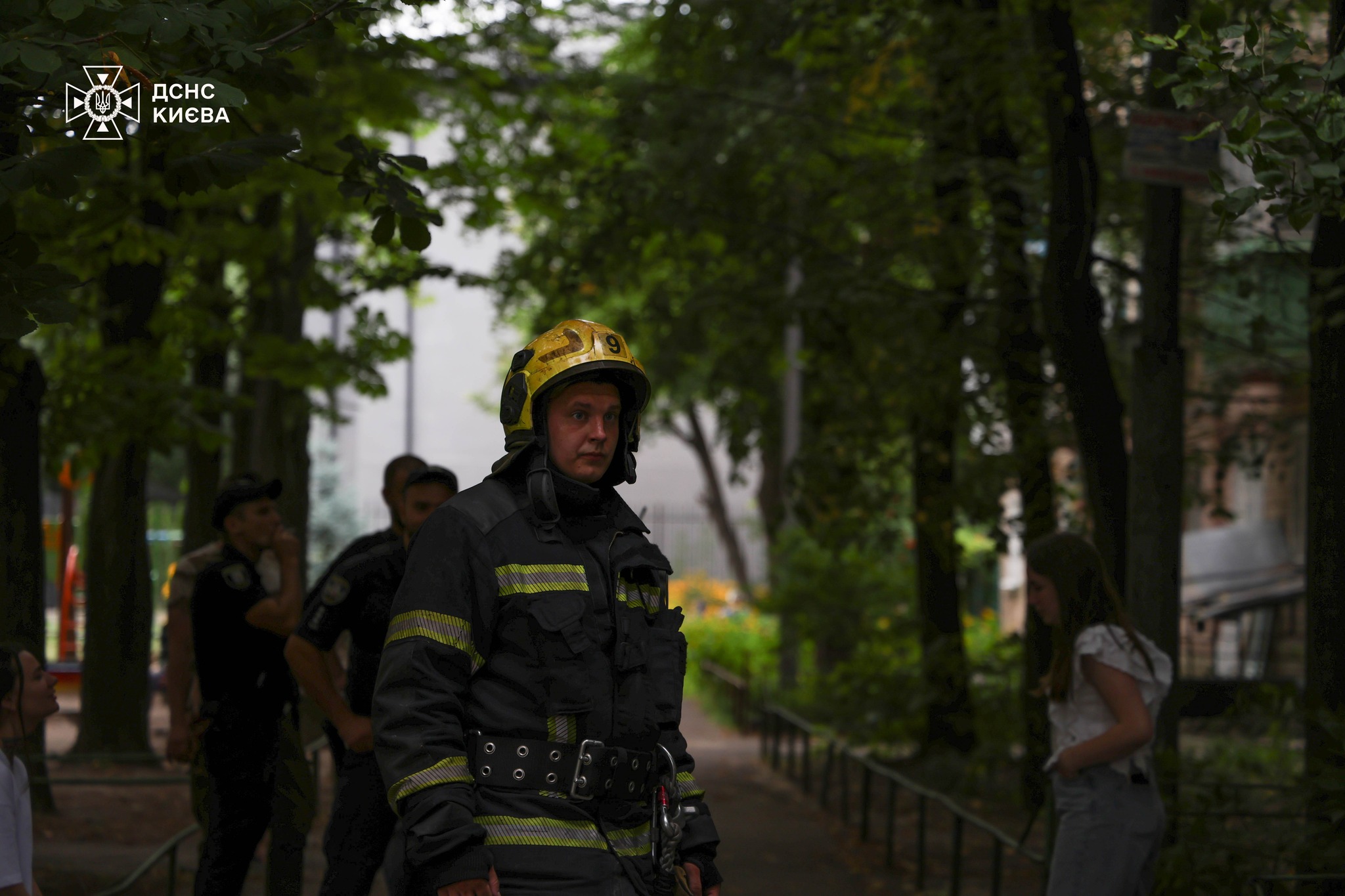 У Києві рятувальники ліквідування загоряння у квартирі - фото 3