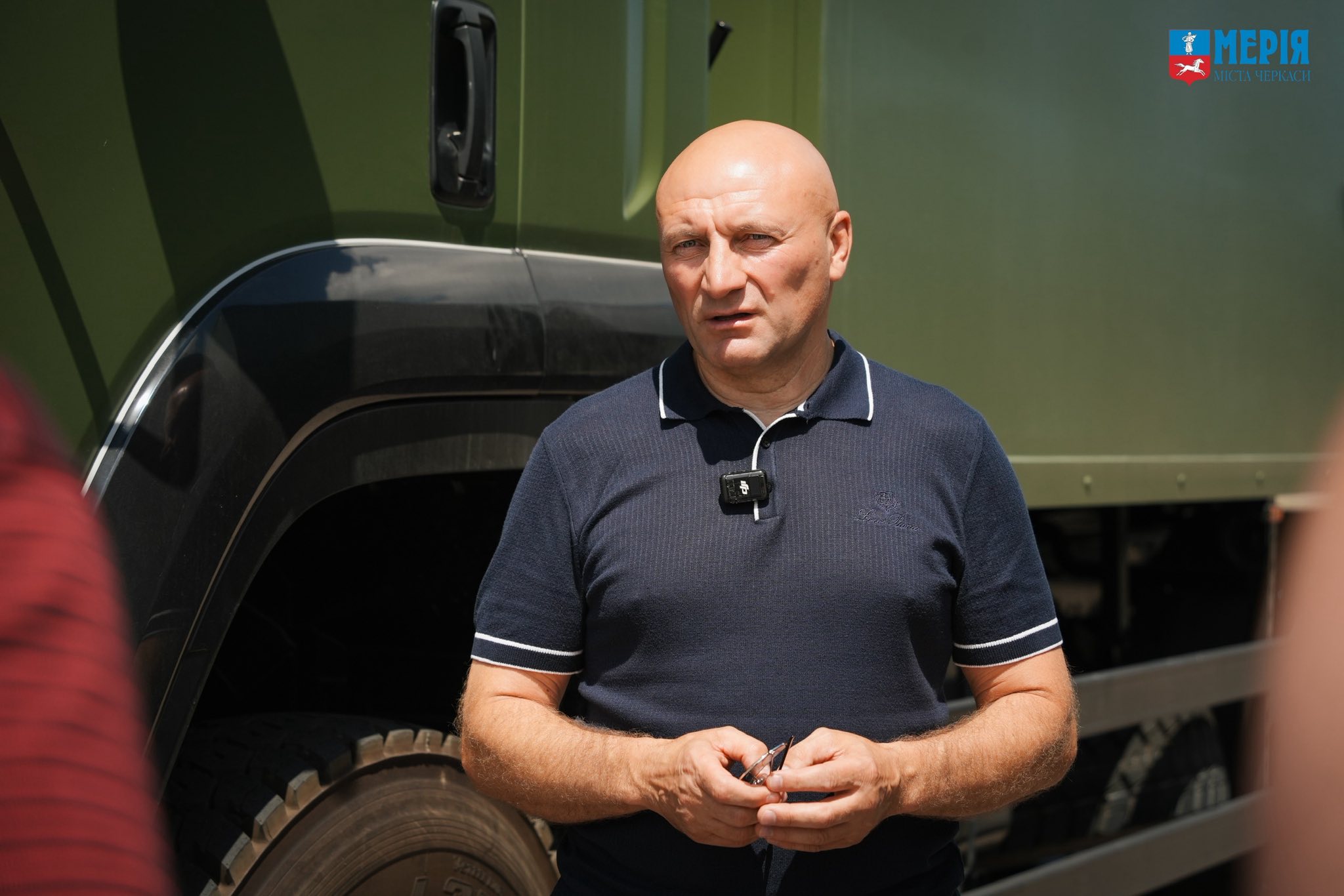 Черкаська громада передала військовим нові автомобілі