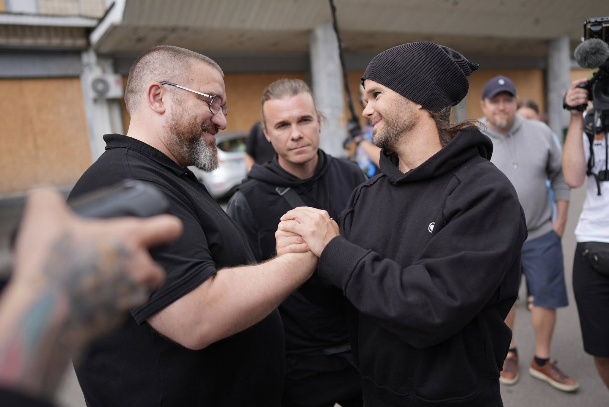 Фінський рок-гурт The Rasmus познайомився з пацієнтами Охматдиту - фото 3