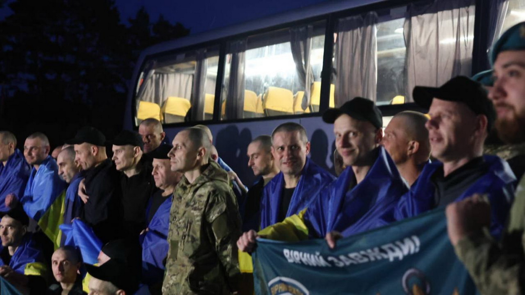 Відбувся новий етап обміну полоненими: Україна повернула додому своїх захисників - фото 5