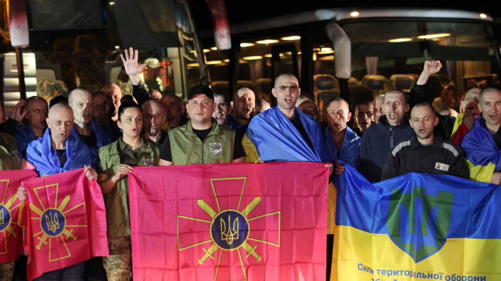 Відбувся новий етап обміну полоненими: Україна повернула додому своїх захисників - фото 3