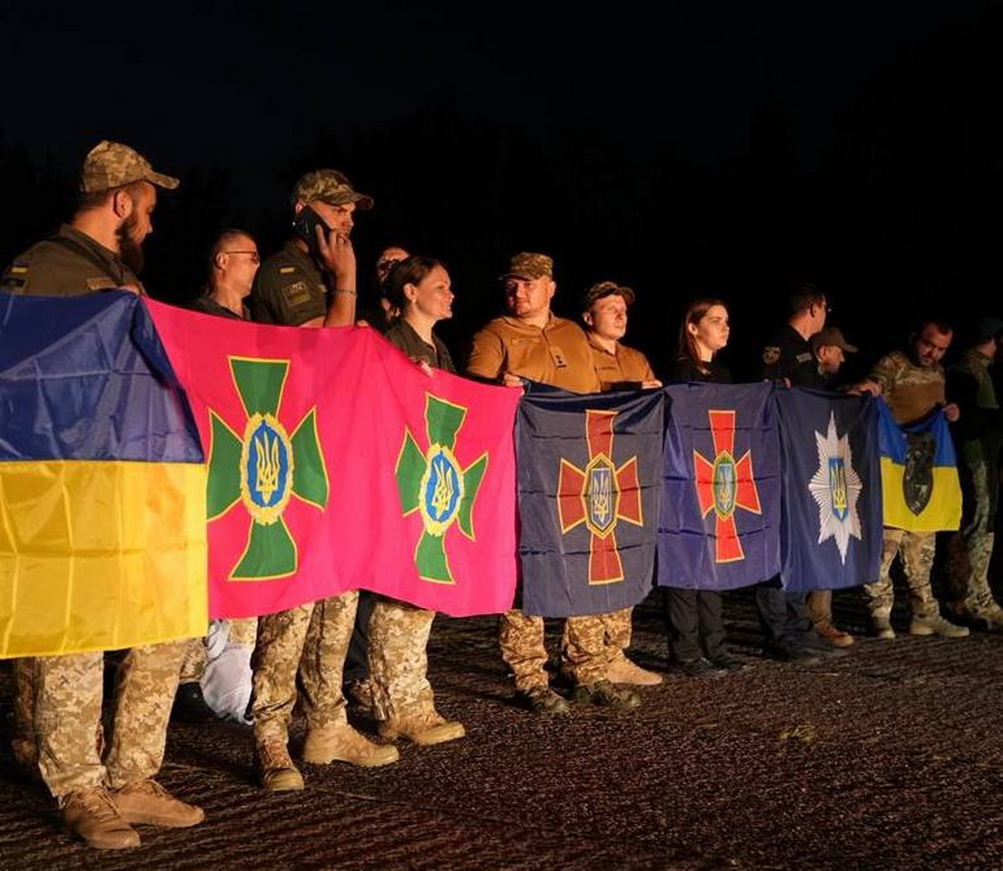 Відбувся новий етап обміну полоненими: Україна повернула додому своїх захисників - фото 2