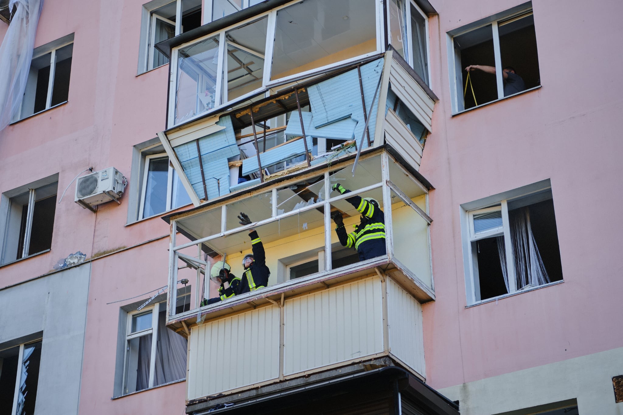 У Черкасах пошкоджено будинки, гаражі, заклади освіти та охорони здоров’я - фото 6