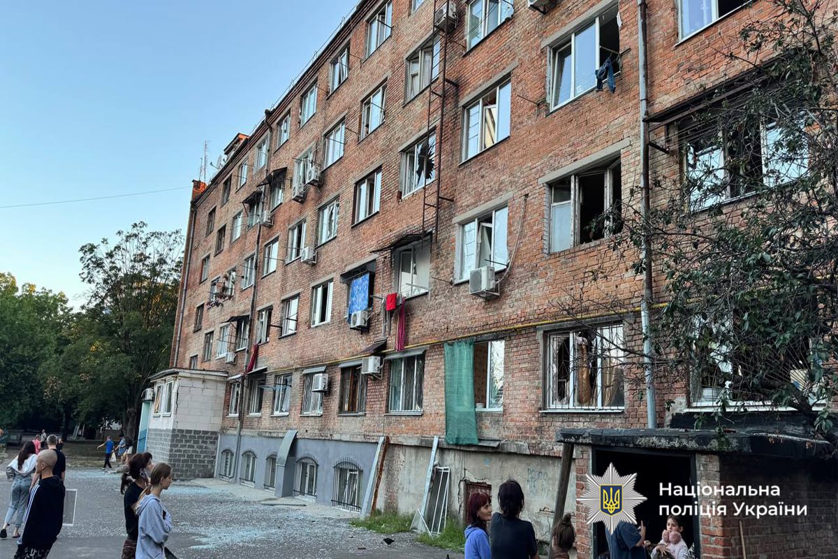 У Черкасах госпіталізовано трьох медиків «екстренки», які отримали контузії через удар рф - фото 2