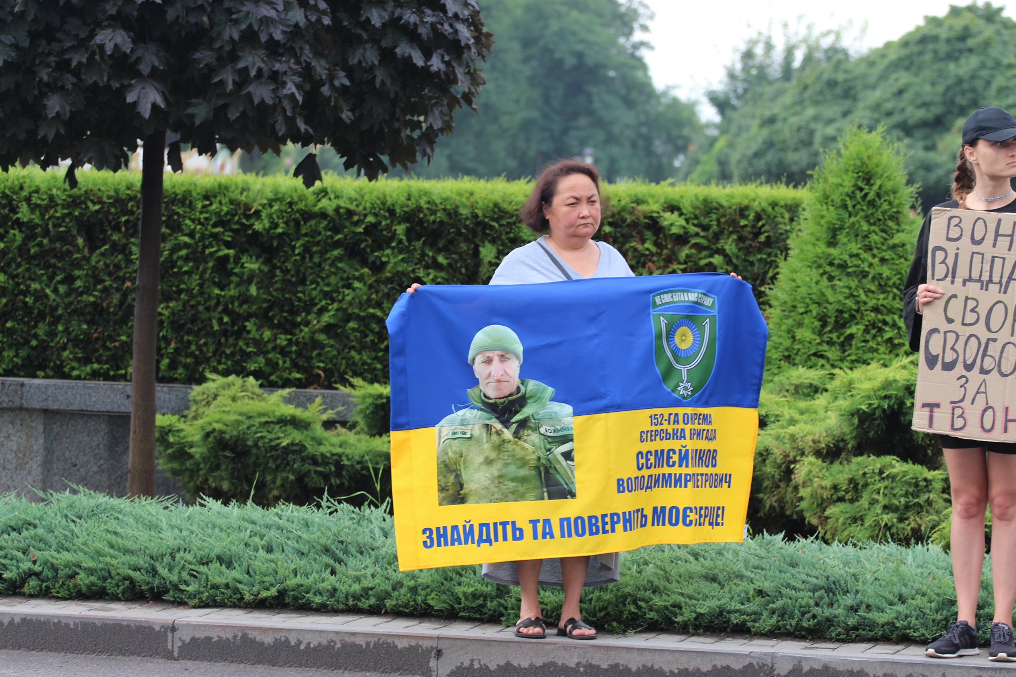 В Умані підняли чорно-білий «Прапор Надії» - фото 2