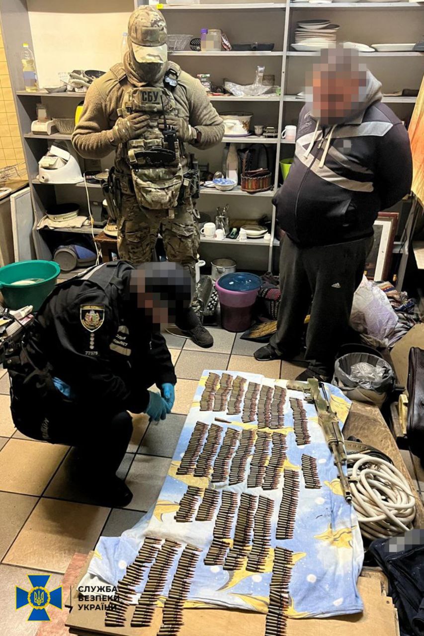 Викрито 15 осіб, які намагались налагодити збут «трофейної» зброї