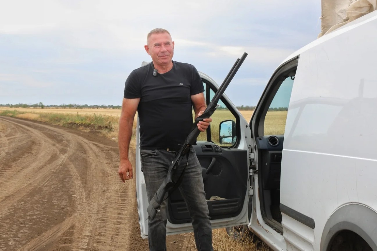 На Херсонщині фермер самотужки збиває ворожі дрони, охороняючи своє поле